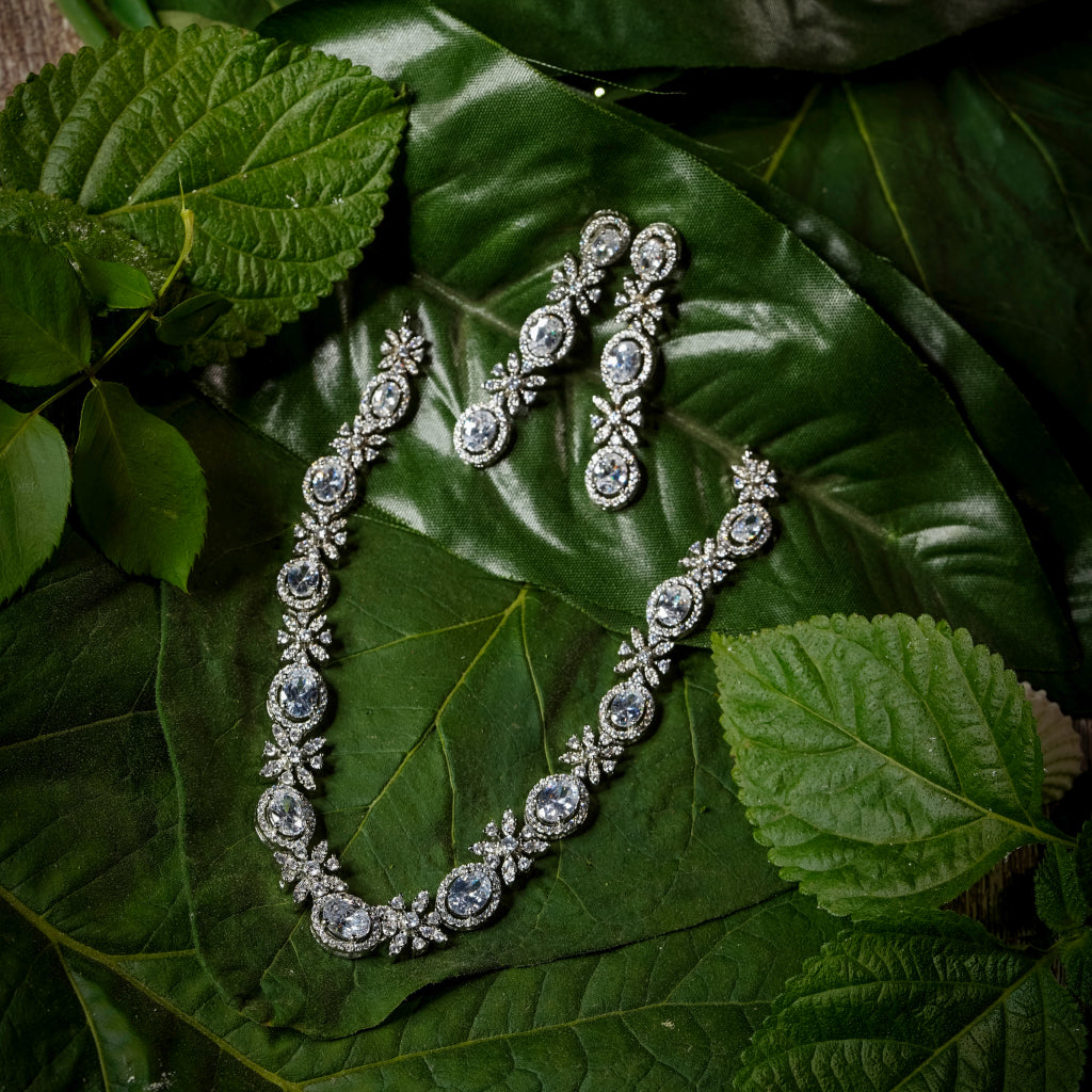 Vintage Floral Necklace Set