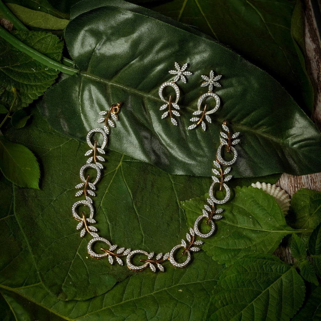 Leaf Motif Gold Necklace Set