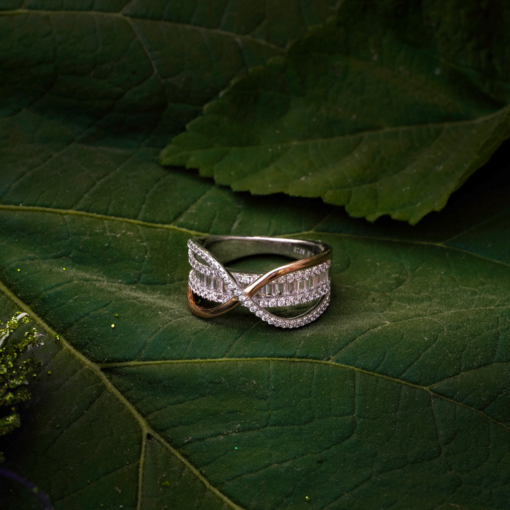 Baguette Luxe Infinity Ring