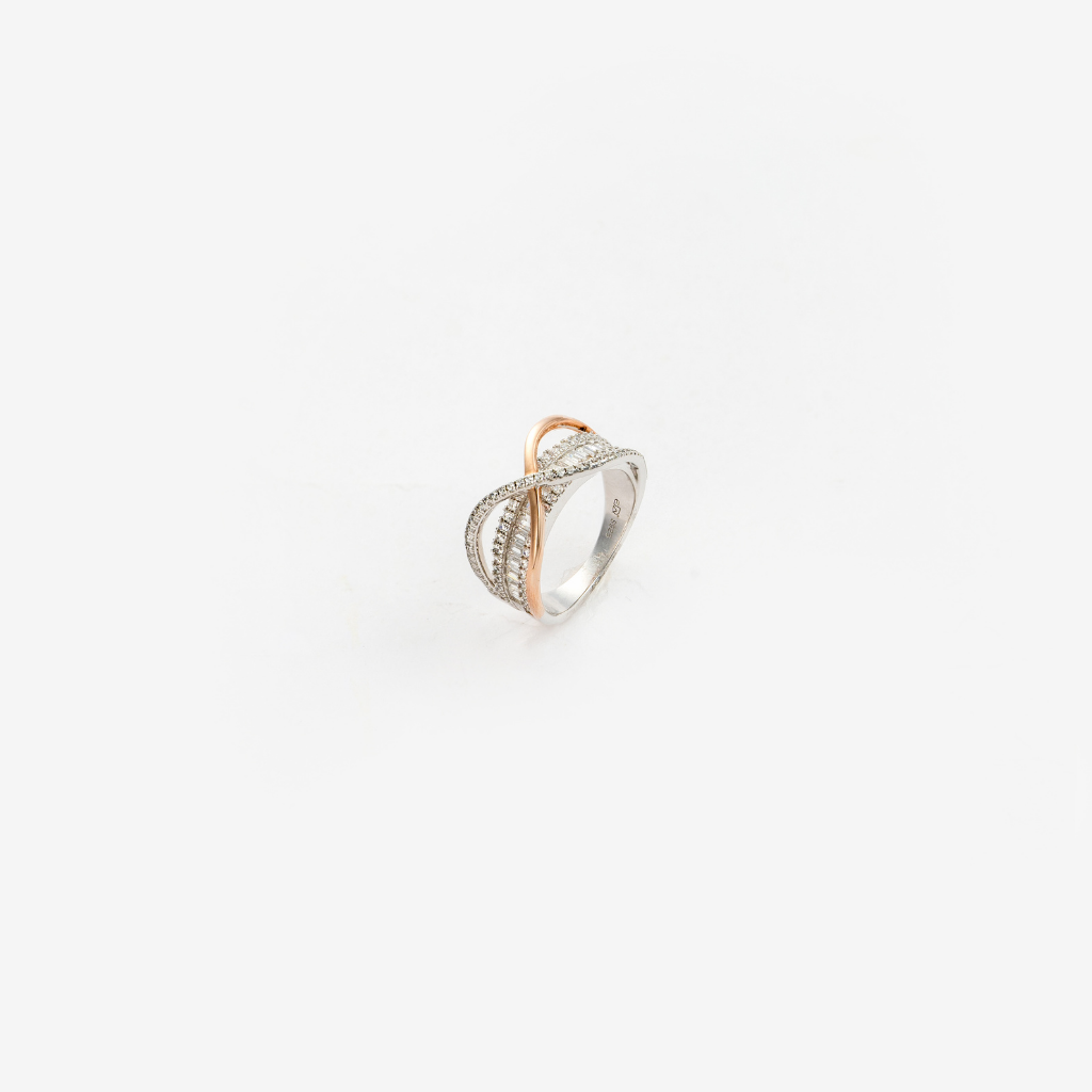 Baguette Luxe Infinity Ring