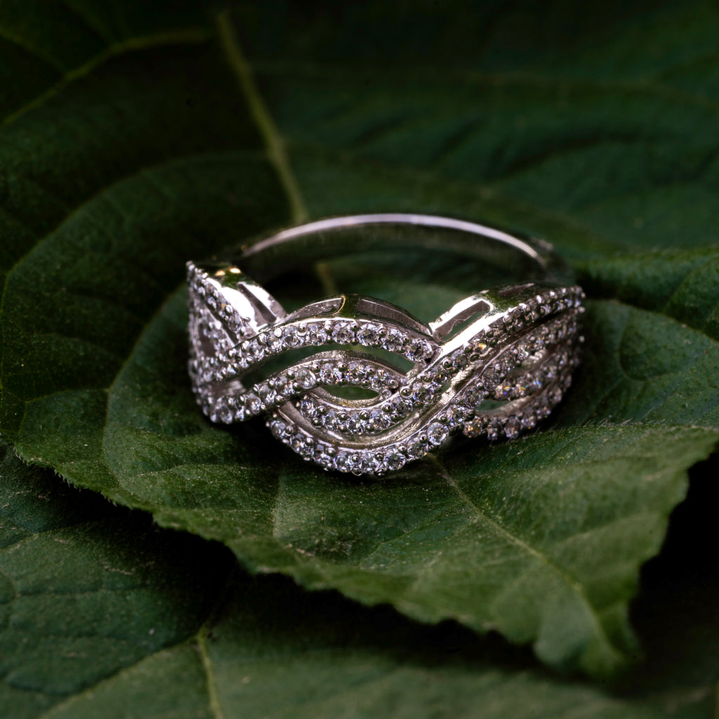 Infinity Twirl Pavé Ring