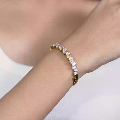 Tear-Shaped Accent Gold Bangle